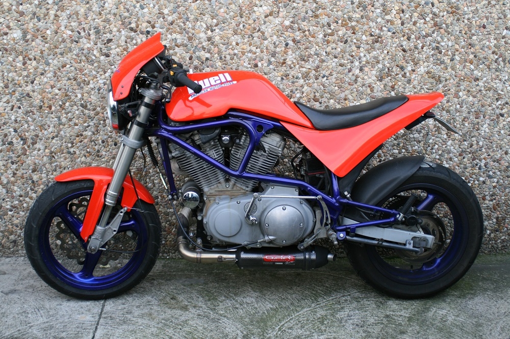 Escape compatible con Buell S1 Lightning 1999-2002, Gpe Ann. Poppy, Escape legal, homologado, silenciador con db killer desmontable y tubo de conexión específico 