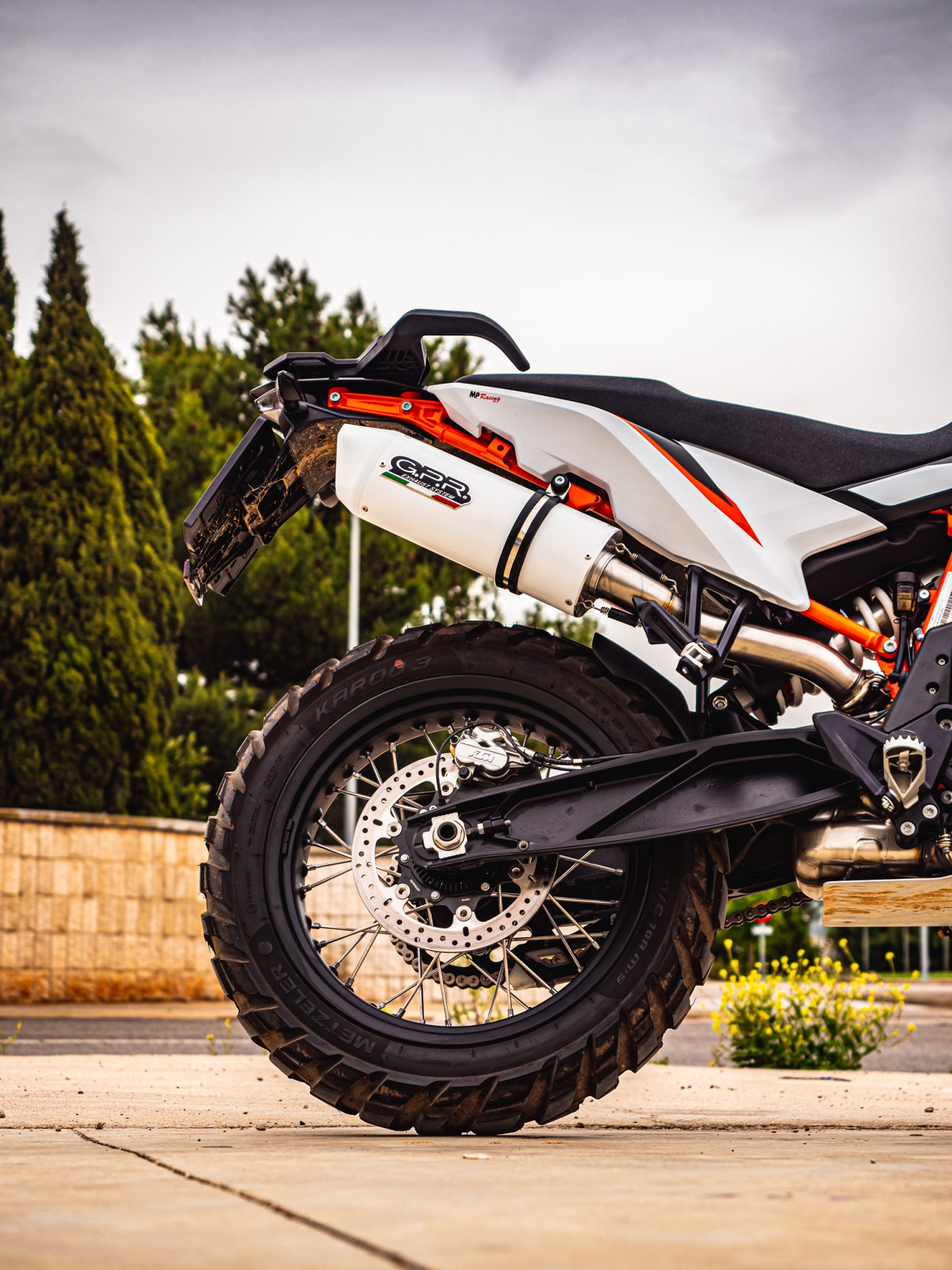 Escape compatible con Ktm Duke 890 2021-2024, Albus Evo4, Escape legal, homologado, silenciador con db killer desmontable y tubo de conexión específico 