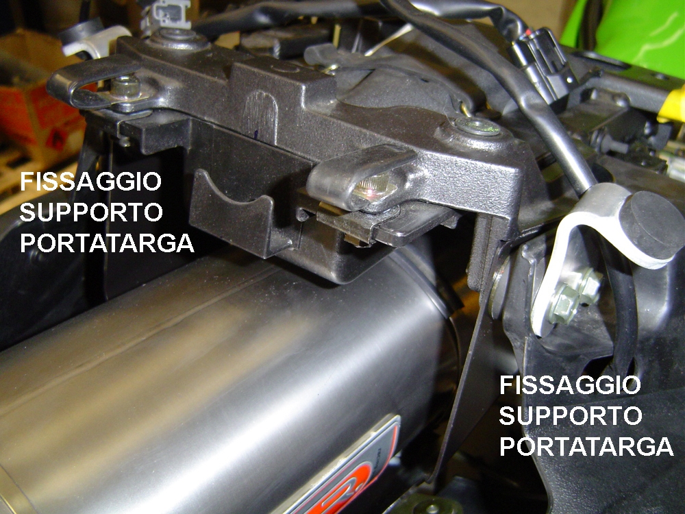 Escape compatible con Kawasaki Zx-6R 2005-2006, Tiburon Poppy, Escape legal, homologado, silenciador con db killer desmontable y tubo de conexión específico 