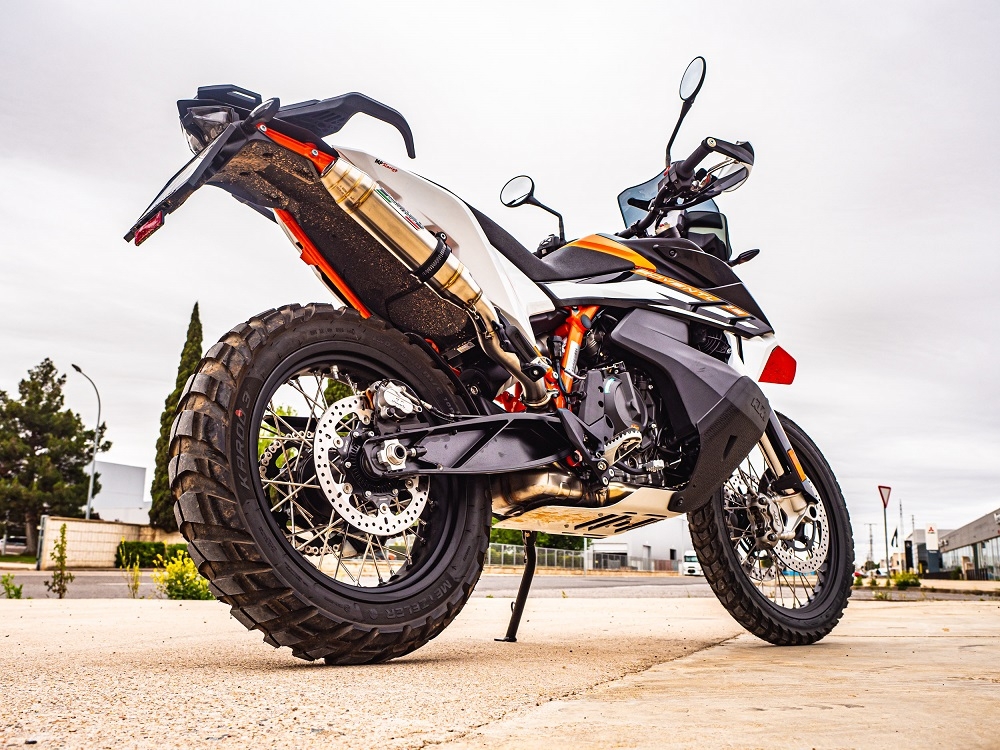 Escape compatible con Husqvarna Norden 901 2022-2024, Deeptone Inox, Escape legal, homologado, silenciador con db killer desmontable y tubo de conexión específico 