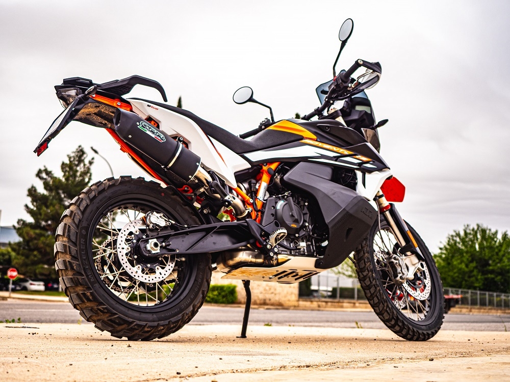 Escape compatible con Husqvarna Norden 901 2022-2024, Furore Evo4 Nero, Escape legal, homologado, silenciador con db killer desmontable y tubo de conexión específico 