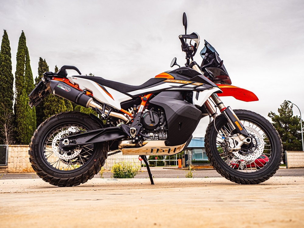 Escape compatible con Ktm Adventure 890 2021-2024, GP Evo4 Black Titanium, Escape legal, homologado, silenciador con db killer desmontable y tubo de conexión específico 