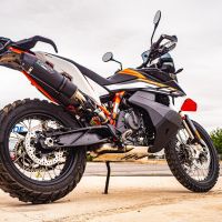 Escape compatible con Ktm Adventure 890 2021-2024, GP Evo4 Black Titanium, Escape legal, homologado, silenciador con db killer desmontable y tubo de conexión específico 