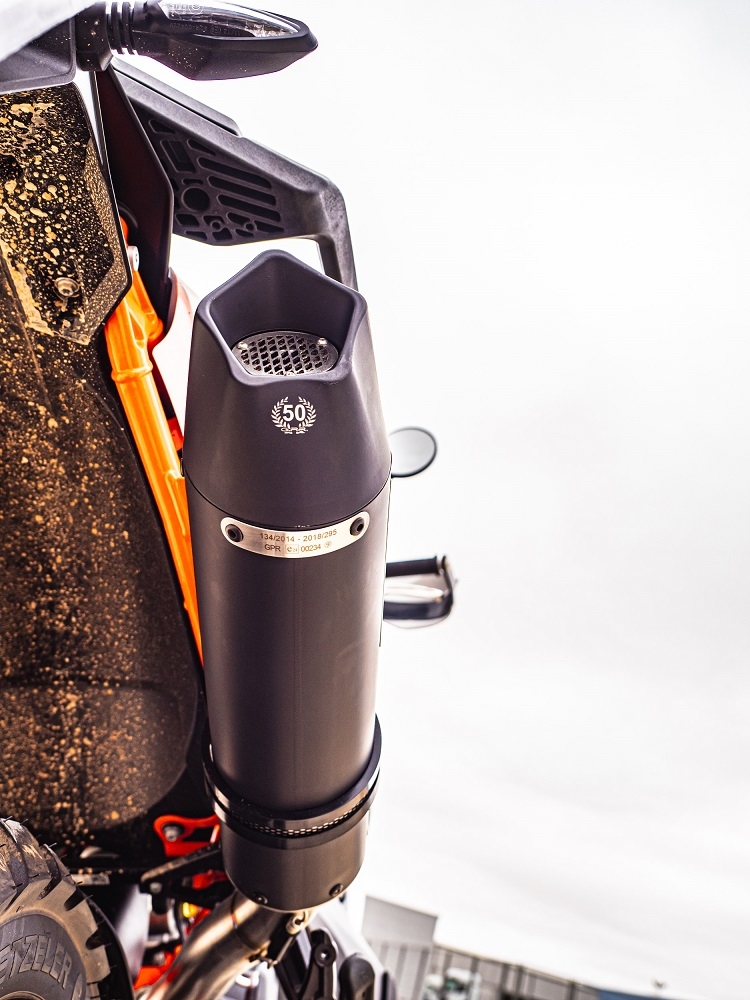 Escape compatible con Ktm Duke 890 2021-2024, GP Evo4 Black Titanium, Escape legal, homologado, silenciador con db killer desmontable y tubo de conexión específico 