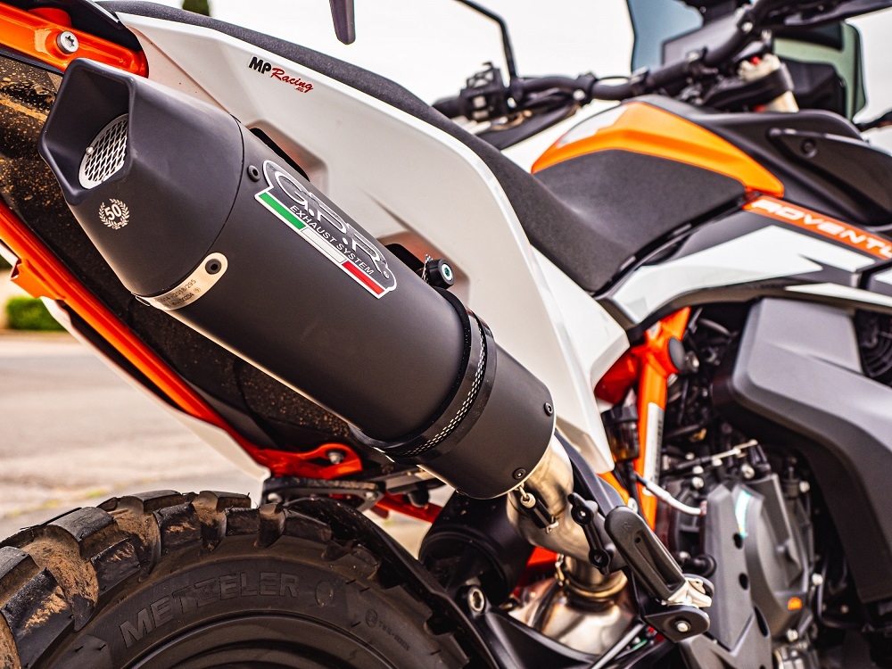 Escape compatible con Ktm Duke 890 2021-2024, GP Evo4 Black Titanium, Escape legal, homologado, silenciador con db killer desmontable y tubo de conexión específico 