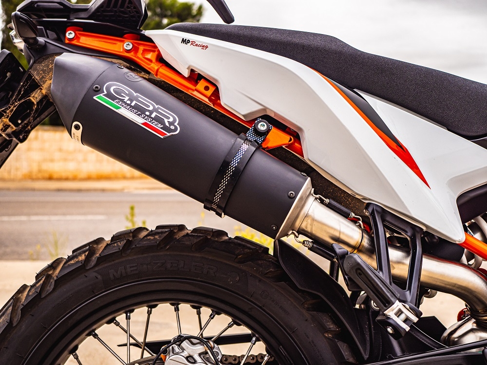Escape compatible con Ktm Duke 890 2021-2024, GP Evo4 Black Titanium, Escape legal, homologado, silenciador con db killer desmontable y tubo de conexión específico 