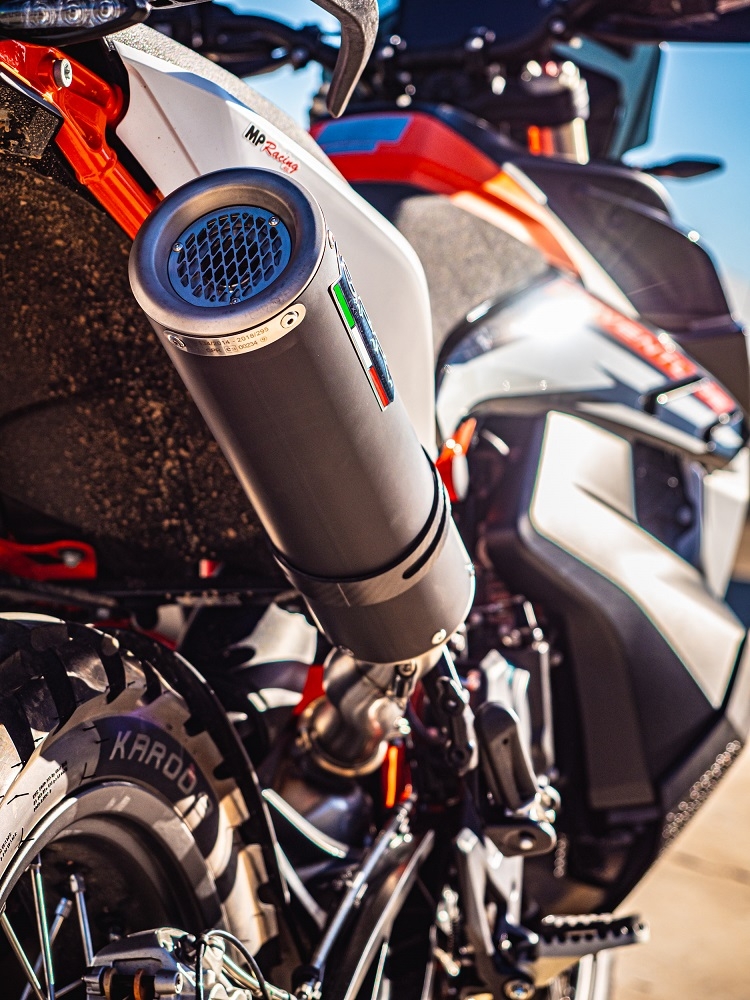 Escape compatible con Husqvarna Norden 901 2022-2024, M3 Black Titanium, Escape legal, homologado, silenciador con db killer desmontable y tubo de conexión específico 