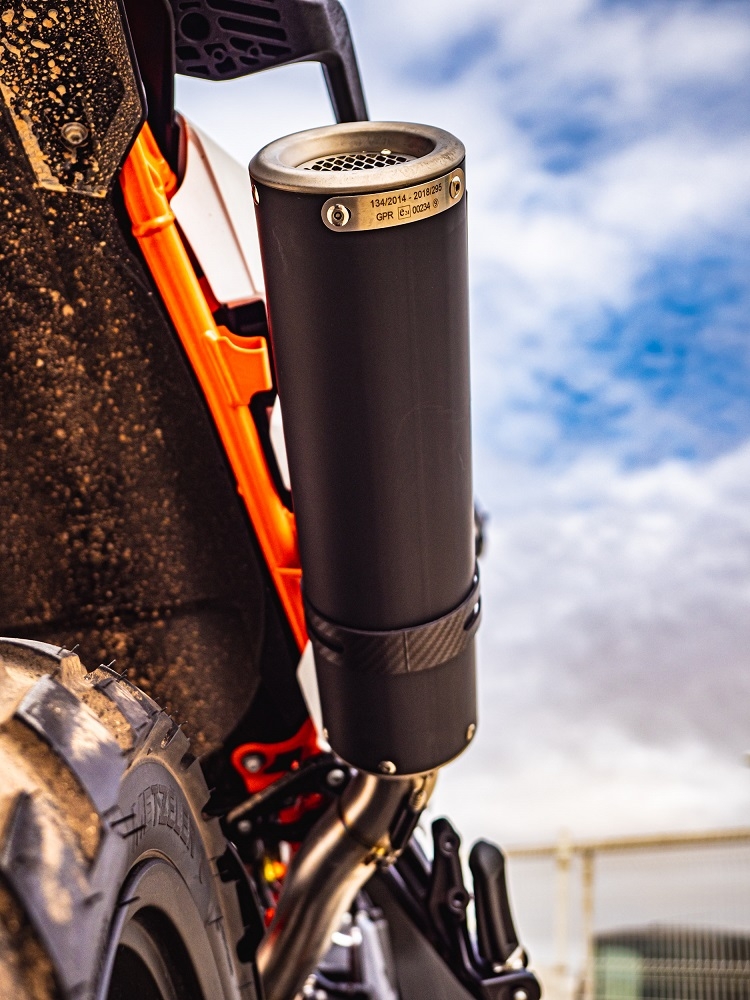 Escape compatible con Husqvarna Norden 901 2022-2024, M3 Black Titanium, Escape legal, homologado, silenciador con db killer desmontable y tubo de conexión específico 