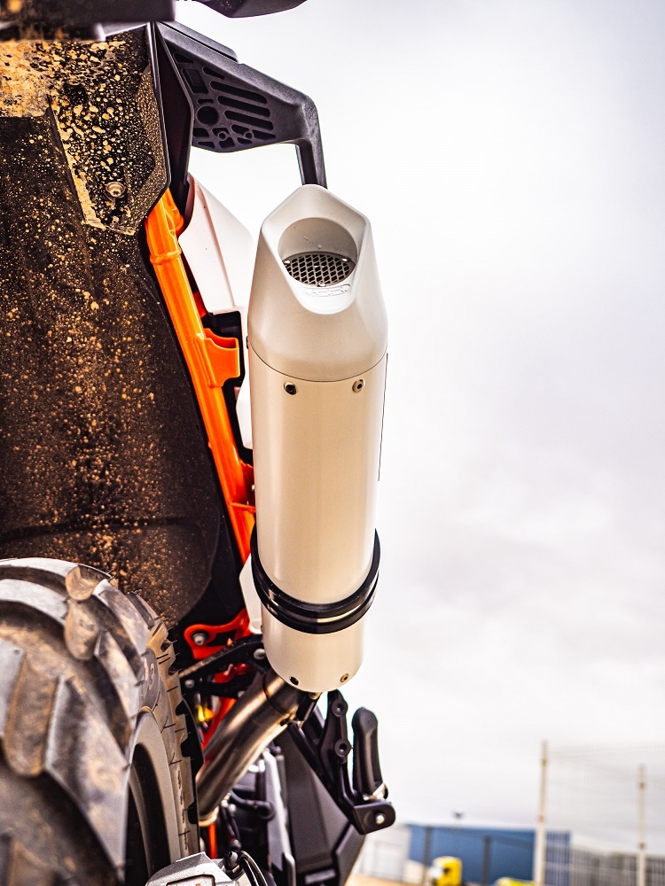 Escape compatible con Ktm SMT 890 2023-2024, Albus Evo4, Escape legal, homologado, silenciador con db killer desmontable y tubo de conexión específico 