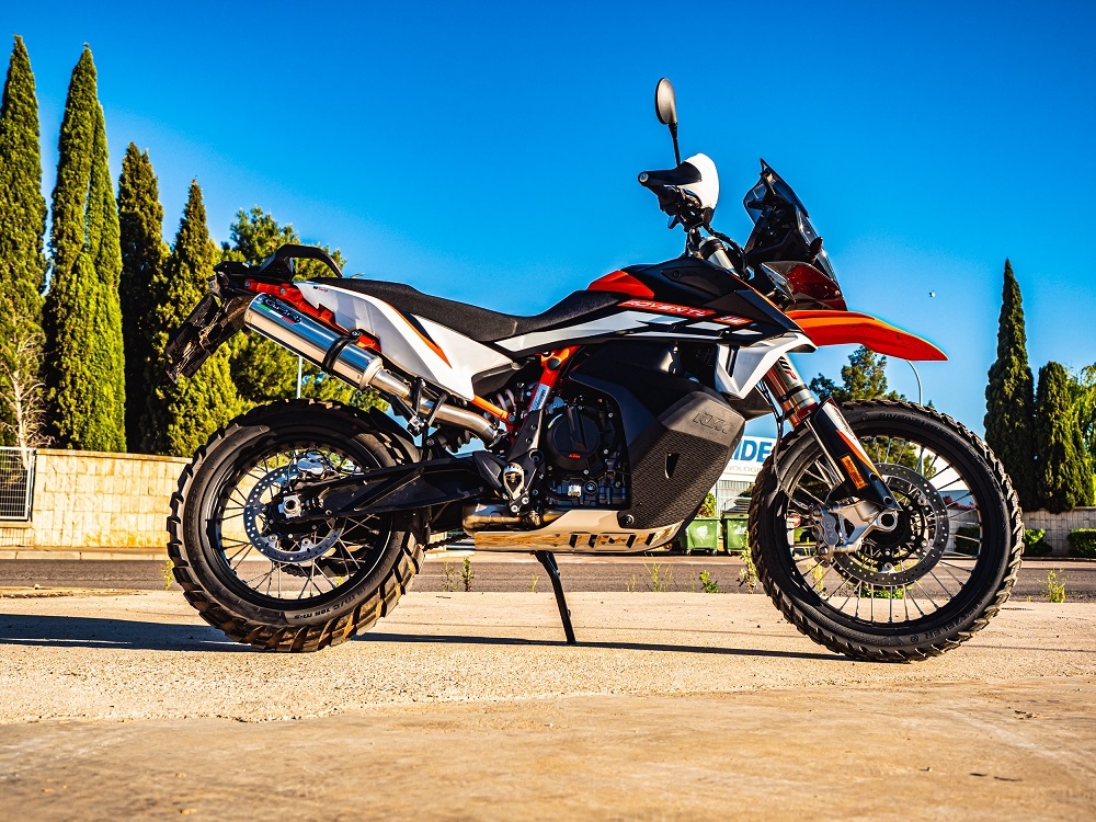 Escape compatible con Husqvarna Norden 901 2022-2024, M3 Inox , Escape legal, homologado, silenciador con db killer desmontable y tubo de conexión específico 