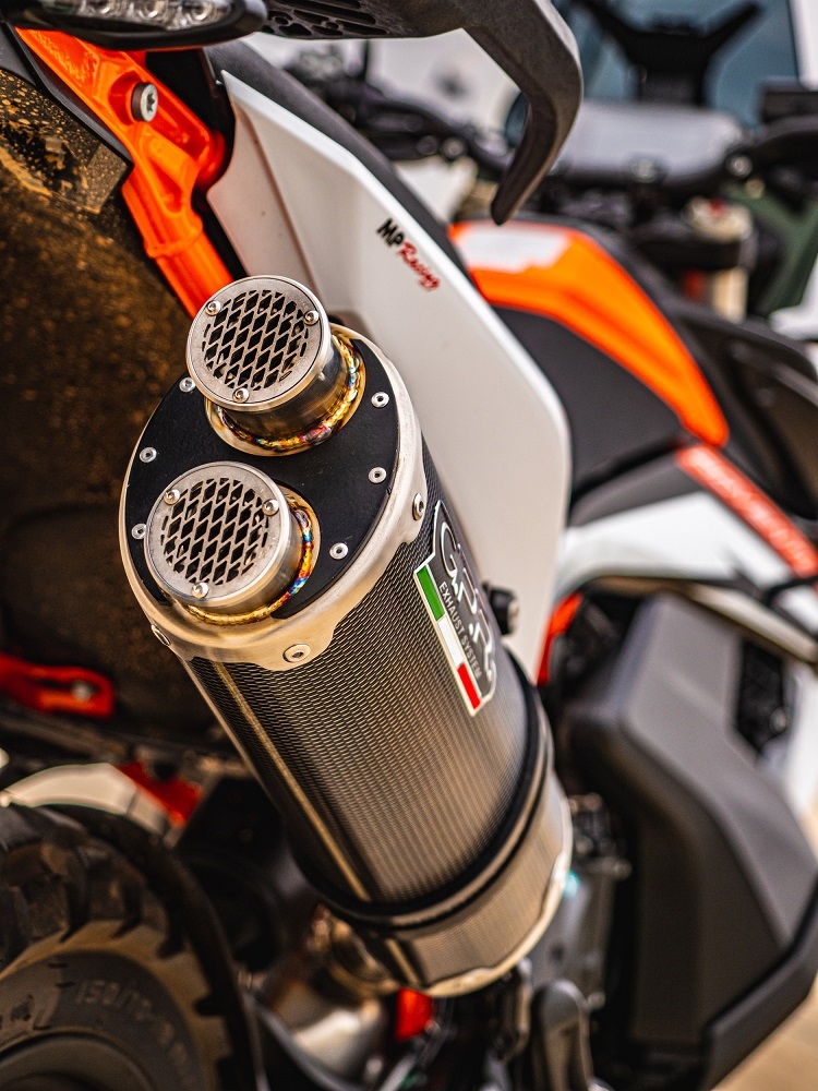 Escape compatible con Ktm Duke 890 2021-2024, Dual Poppy, Escape legal, homologado, silenciador con db killer desmontable y tubo de conexión específico 