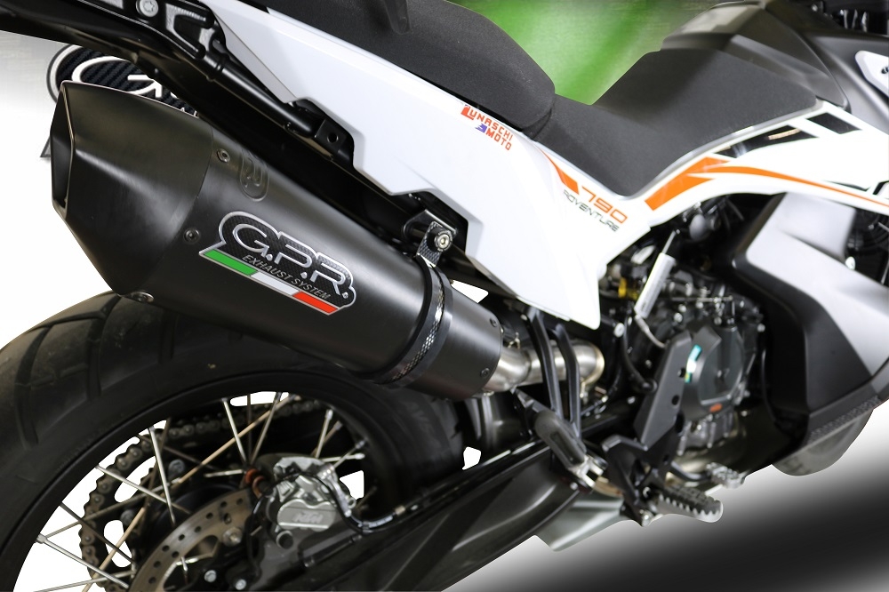 Escape compatible con Ktm Adventure 790 2018-2020, GP Evo4 Black Titanium, Escape legal, homologado, silenciador con db killer desmontable y tubo de conexión específico 