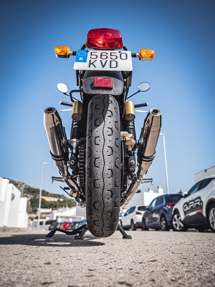 Escape compatible con Royal Enfield Continental 650 2019-2020, Deeptone Inox, Escape doble, no legal para los países miembros de la UE, incluidos los db killers extraíbles y los tubos de unión 