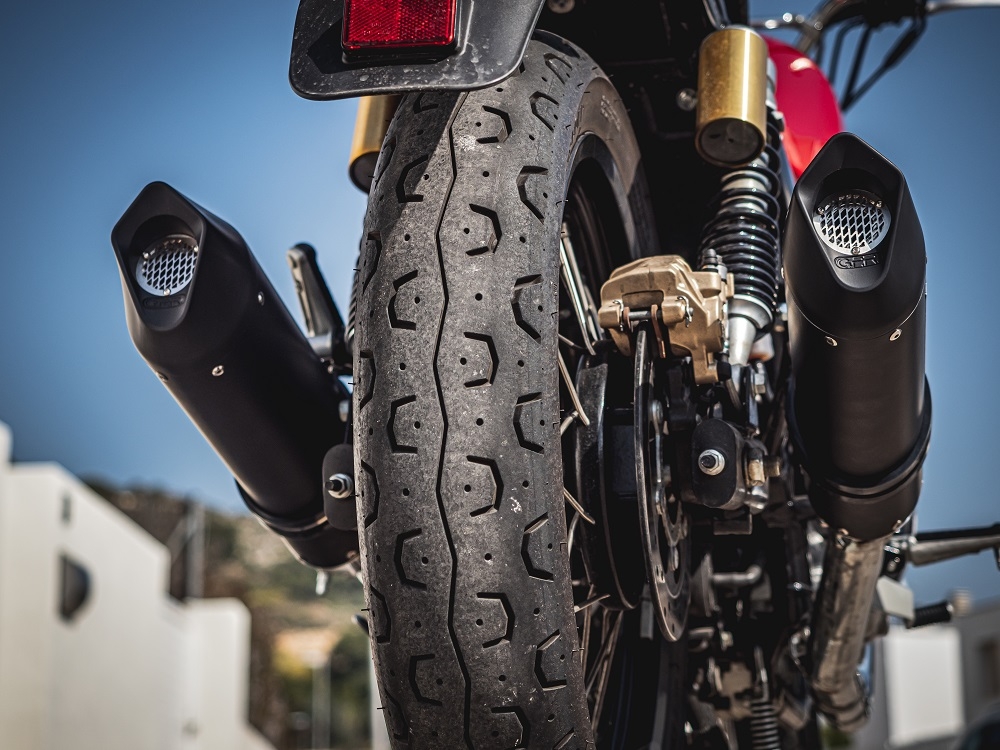 Escape compatible con Royal Enfield Interceptor 650 2019-2020, Furore Evo4 Nero, Escape doble, no legal para los países miembros de la UE, incluidos los db killers extraíbles y los tubos de unión 