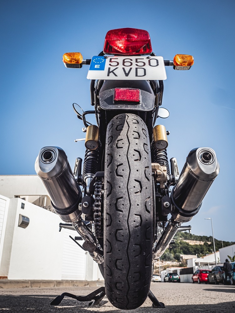 Escape compatible con Royal Enfield Interceptor 650 2019-2020, Satinox, Escape doble, no legal para los países miembros de la UE, incluidos los db killers extraíbles y los tubos de unión 