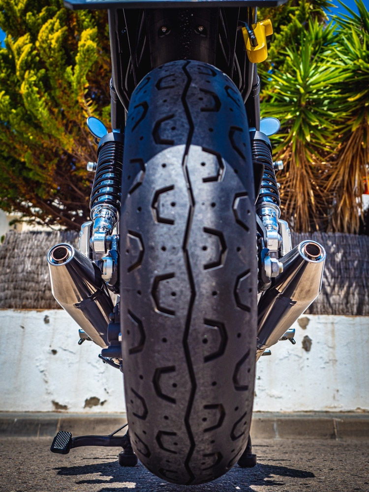 Escape compatible con Triumph Street Twin 900 2015-2019, Vintacone, Par de terminales de escape homologados, con db killer extraíbles y tubos de conexión específicos 