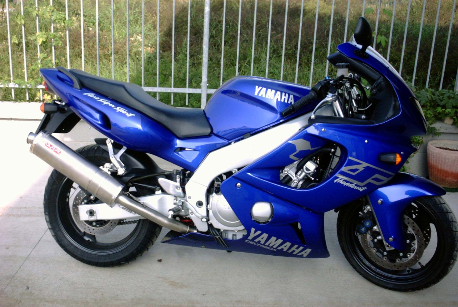 Escape compatible con Yamaha Yzf 600 R Thundercat 1996-2003, Trioval, Escape legal, homologado, silenciador con db killer desmontable y tubo de conexión específico 