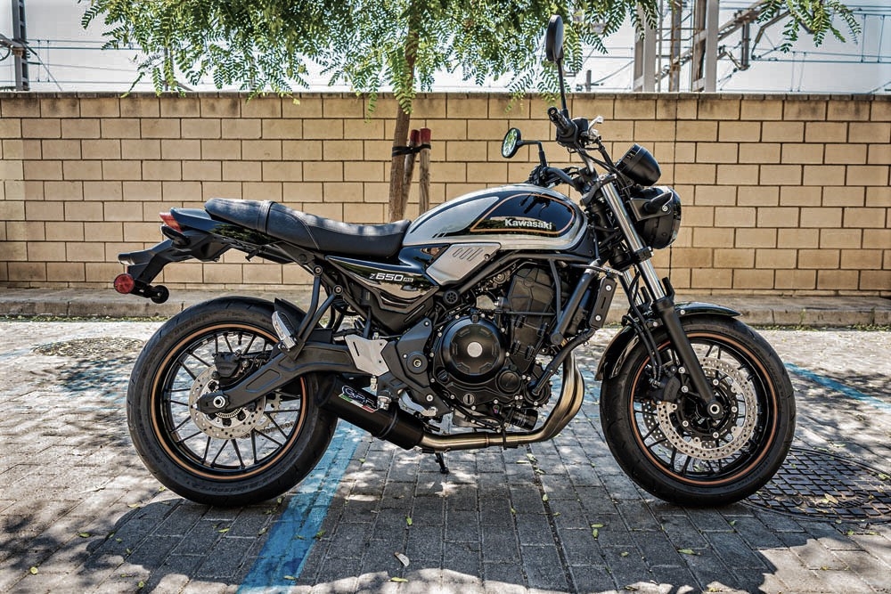 Escape compatible con Kawasaki Z 650 RS 2021-2023, M3 Black Titanium, Escape completo, no legal para países de la UE, con db killer extraíble 