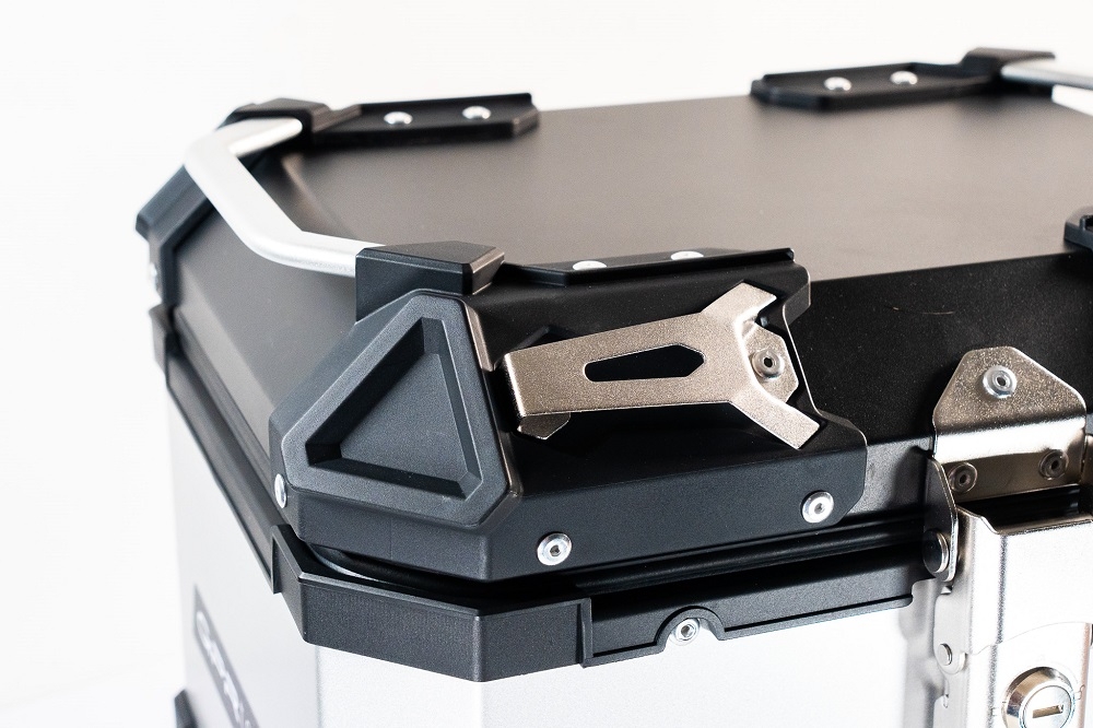 GPR TECH BAUL ALPI-TECH 45 LT. PLATA Baúl superior Top Case de aluminio color plata con placa universal incluida Capacidad Litros 45