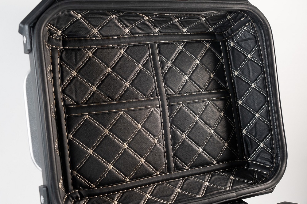 GPR TECH BAUL ALPI-TECH 26 LT. NEGRO Baúl superior en aluminio, color negro con placa universal incluida Capacidad Litros 26