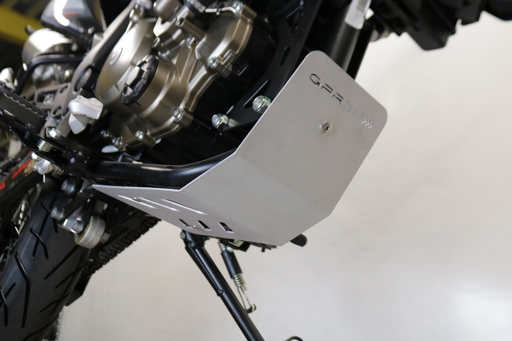 GPR TECH compatible con  F.B. Mondial Smx 125 Enduro 2021/2023 e5 Supermoto 2021/2023 e5 Protección del motor en titanio 