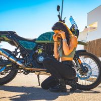 Escape compatible con Royal Enfield Himalayan 410 2021-2024, Deeptone Inox, Escape racing, silenciador con tubo de conexion, articulo sin homologacion 
