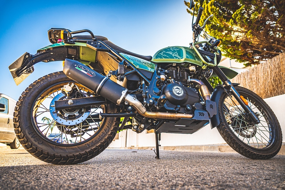 Escape compatible con Royal Enfield Scram 411 2022-2024, Furore Nero, Escape racing, silenciador con tubo de conexion, articulo sin homologacion 