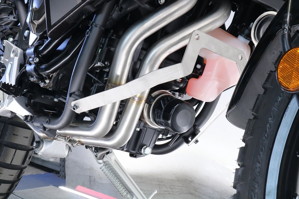 Escape compatible con Yamaha Tenere 700 2019-2020, Decatalizzatore + Paracoppa Titanio, Tubo supresor de catalizador más placa protectora de titanio del motor 