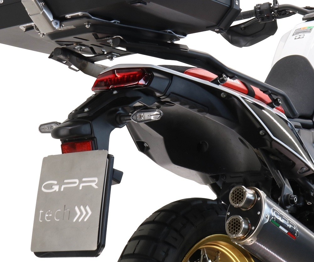 Baúl GPR TECH compatible con  Yamaha Tenere 700 2021/2024 e5 Baúl Alpi-Tech en aluminio color plata, incluye portaequipajes específico de aluminio y placa especifica de acero. Capacidad Litros 45