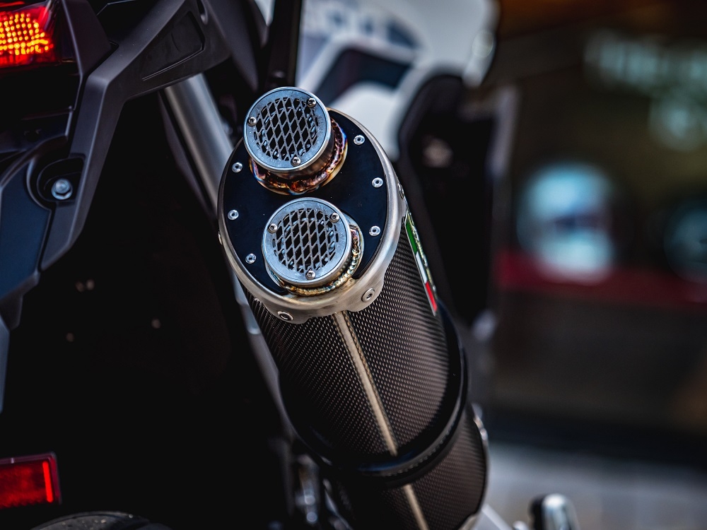 Escape compatible con Triumph Tiger 850 2020-2024, Dual Poppy, Escape legal, homologado, silenciador con db killer desmontable y tubo de conexión específico 