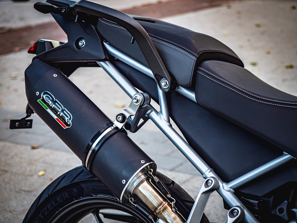 Escape compatible con Triumph Tiger 900 2020-2023, Furore Evo4 Nero, Escape legal, homologado, silenciador con db killer desmontable y tubo de conexión específico 