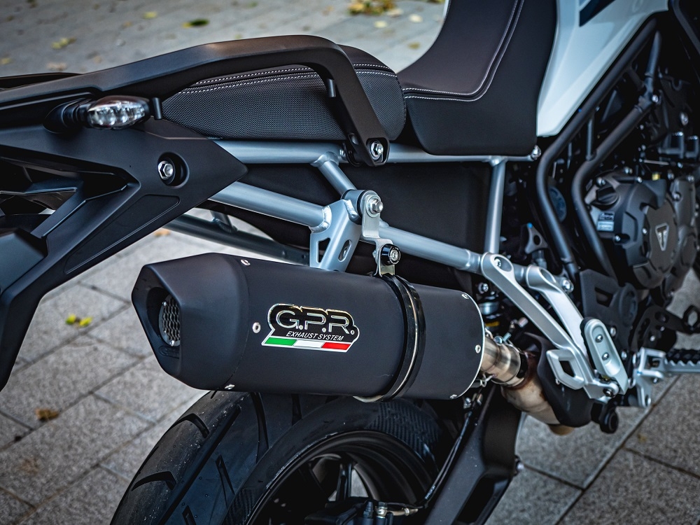 Escape compatible con Triumph Tiger 900 2020-2023, Furore Evo4 Nero, Escape legal, homologado, silenciador con db killer desmontable y tubo de conexión específico 