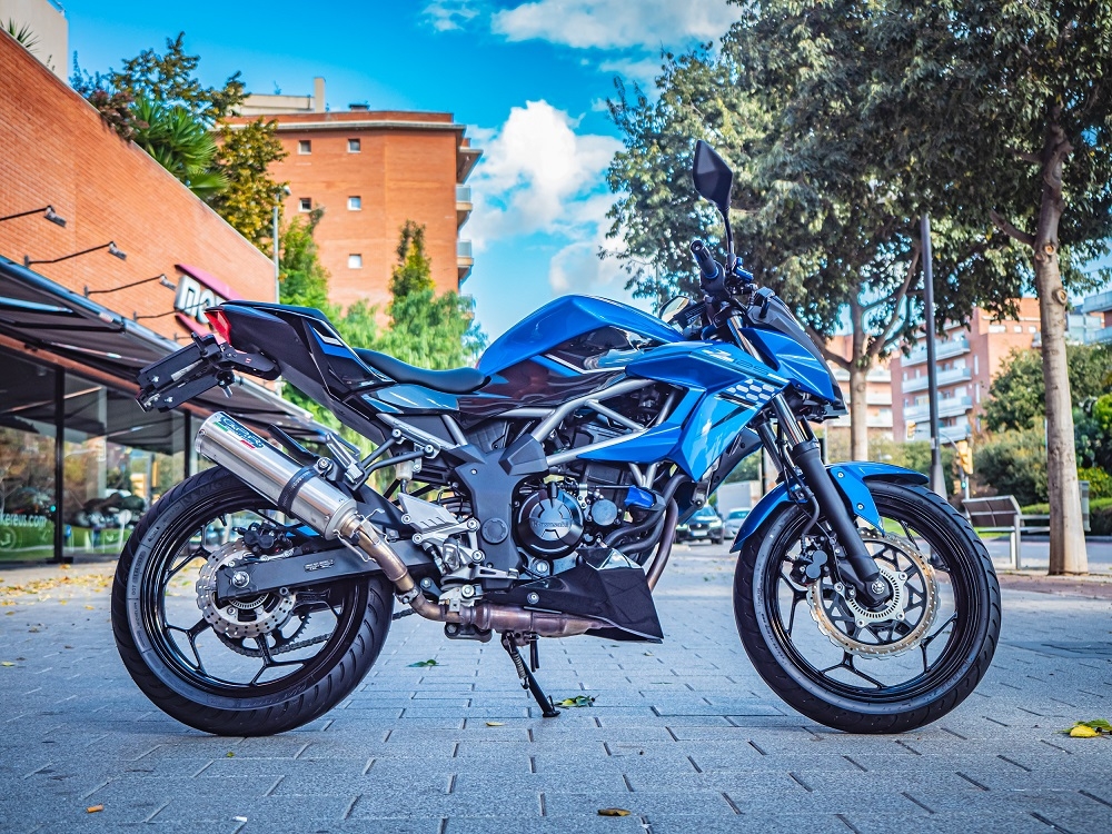 Escape compatible con Kawasaki Z 125 2021-2024, M3 Inox , Escape legal, homologado, silenciador con db killer desmontable y tubo de conexión específico 