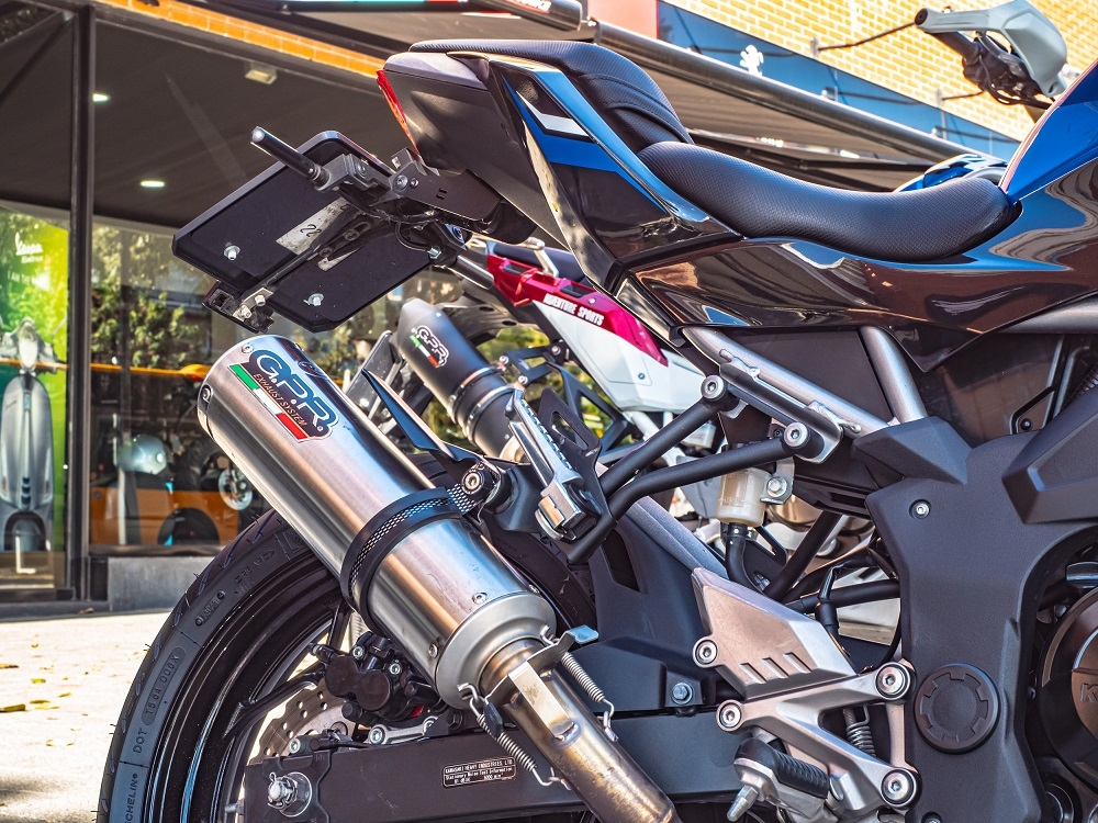 Escape compatible con Kawasaki Z 125 2021-2024, M3 Inox , Escape legal, homologado, silenciador con db killer desmontable y tubo de conexión específico 