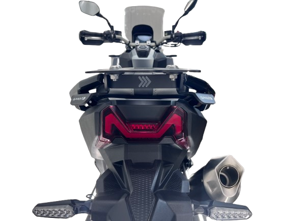 Portaequipajes GPR TECH compatible con  Sym ADX TG 400 2024/2026 e5 Plus Portaequipajes trasero específico Top Case ALPITECH 26 > 35 LT Portaequipajes trasero específico, fabricada en acero inoxidable con 4 puntos de anclaje