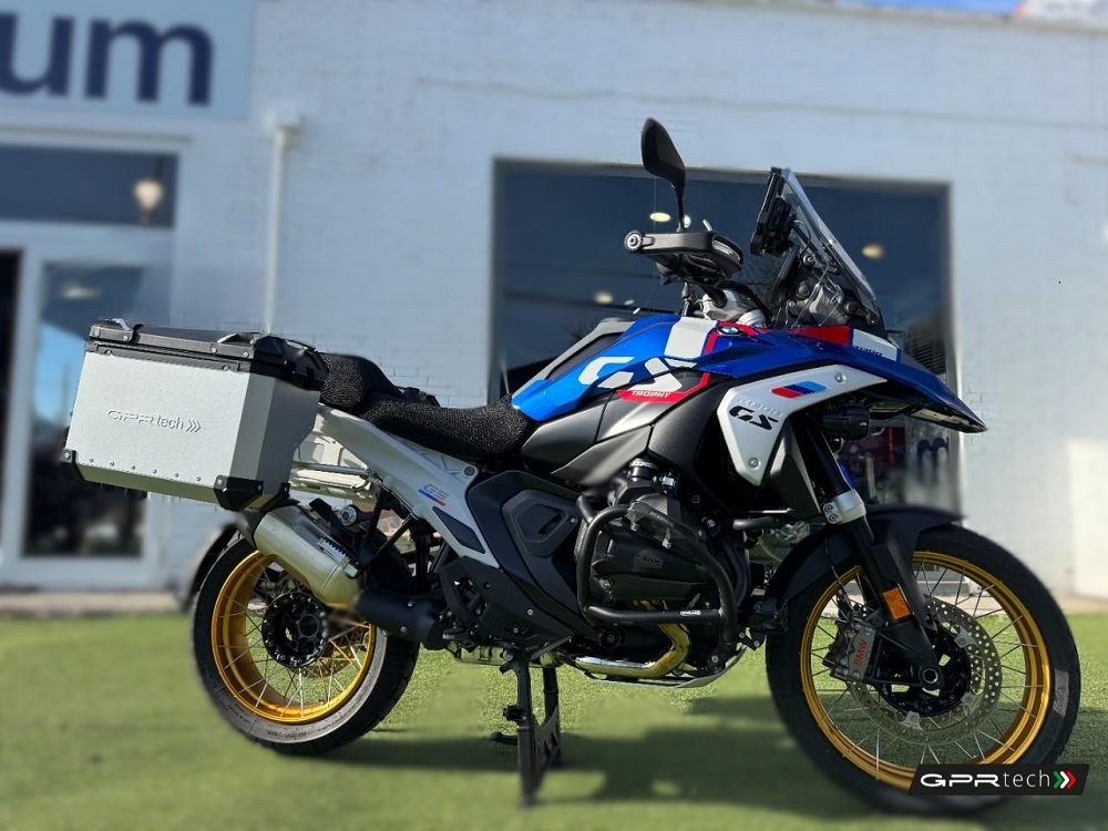 GPR TECH compatible con  BMW R 1300 GS Adventure 2023/2025 Par de maletas laterales en aluminio color plata con portaequipajes específico Capacidad 38 LT. + 38 LT.
