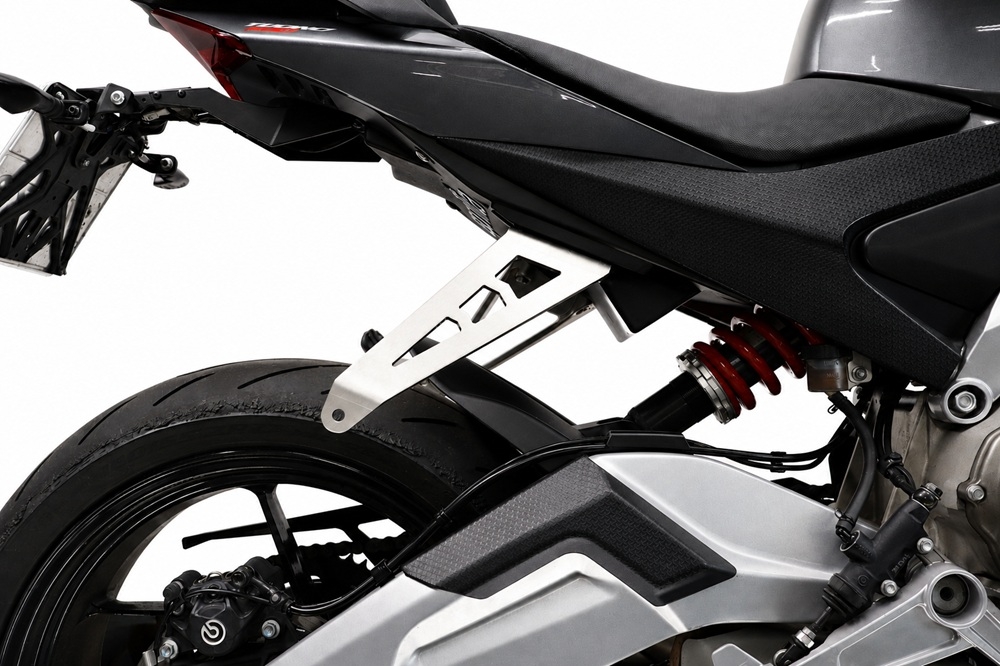 GPR compatible con Aprilia RS 660 2025-2026, Staffa Pedana Passeggero / Muffler bracket, 