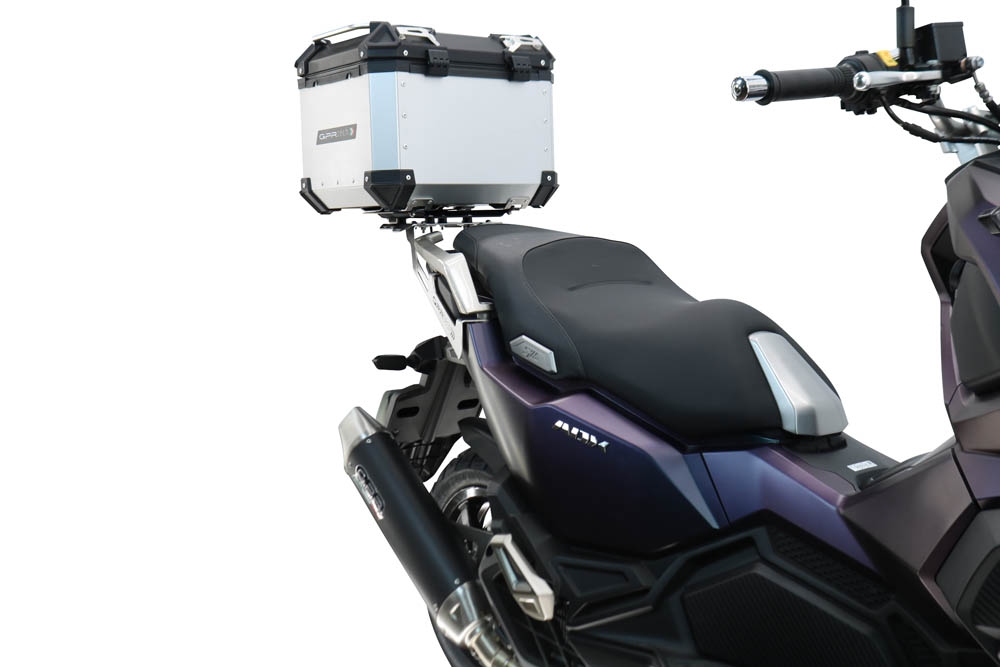 Baúl GPR TECH compatible con  Sym ADX 125 2024/2026 e5 Plus Baúl Alpi-Tech en aluminio color plata con placa específica incluida Capacidad Litros 45