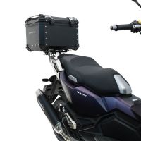 Baúl GPR TECH compatible con  Sym ADX 125 2024/2026 e5 Plus Baúl Alpi-Tech en aluminio, color negro con placa específica incluida Capacidad Litros 45