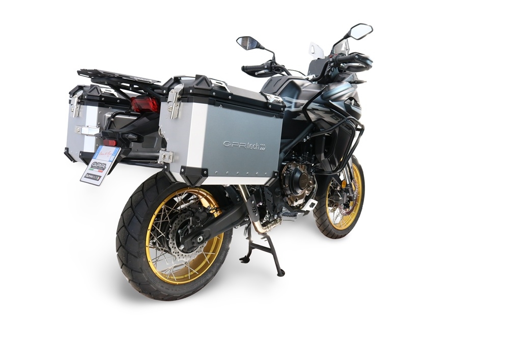 GPR TECH compatible con  Voge 625DSX 2024/2026 e5 Par de maletas laterales en aluminio con lado derecho contorneado, color plata con portaequipajes específico Capacidad 38 LT. + 32 LT.