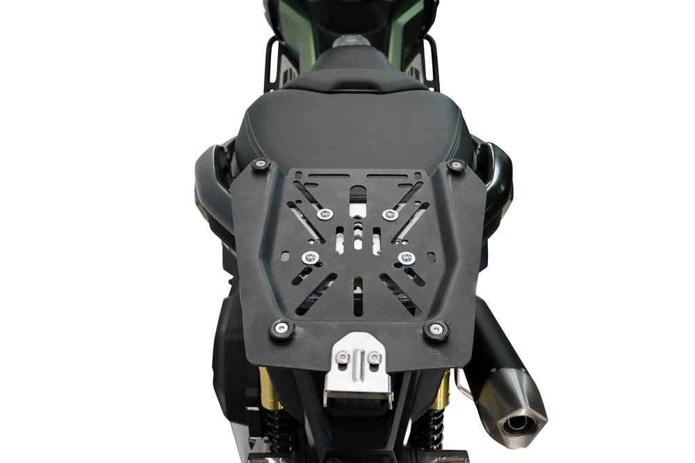 Baúl GPR TECH compatible con  Voge SR 450 X 2026/2027 e5 plus Baúl Alpi-Tech en aluminio color plata, incluye portaequipajes específico de aluminio y placa especifica de acero. Capacidad Litros 35